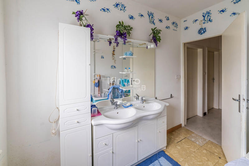 Maison - 180 m² - 7 pièces