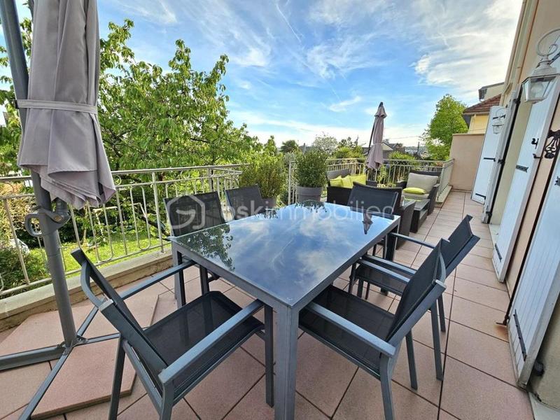 Pavillon - 162 m² - 9 pièces