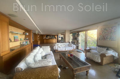 Maison - 178 m² - 7 pièces