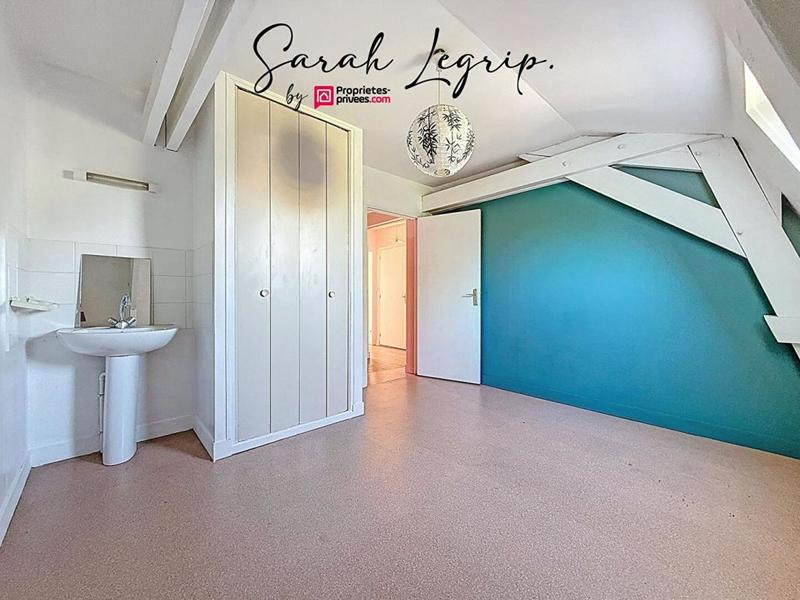 Maison - 256 m² - 9 pièces