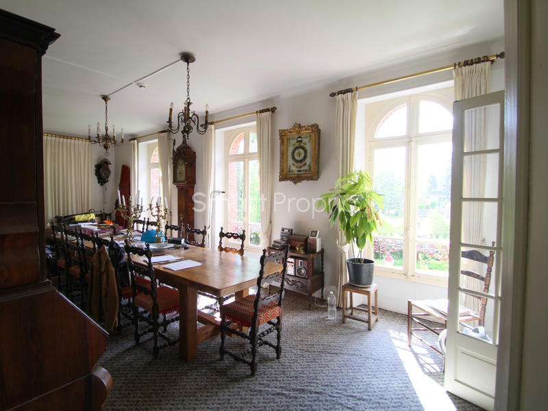 Maison - 288 m² - 9 pièces