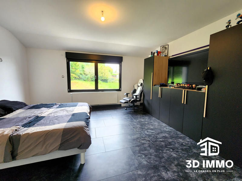 Maison - 325 m² - 8 pièces