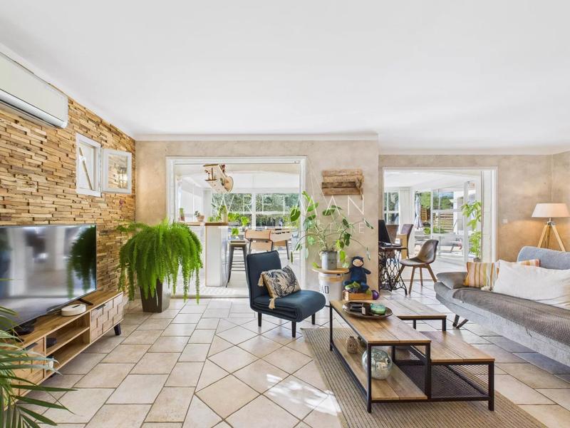 Villa - 163 m² - 6 pièces