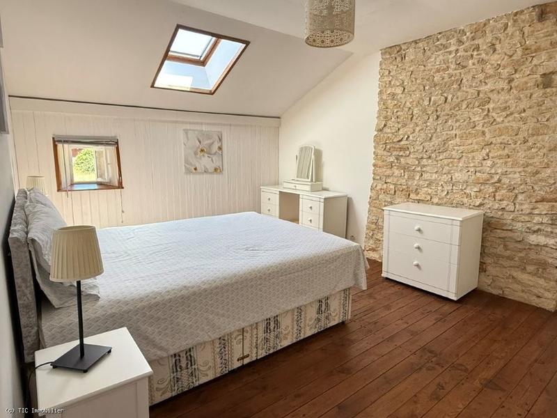 Maison - 240 m² - 9 pièces