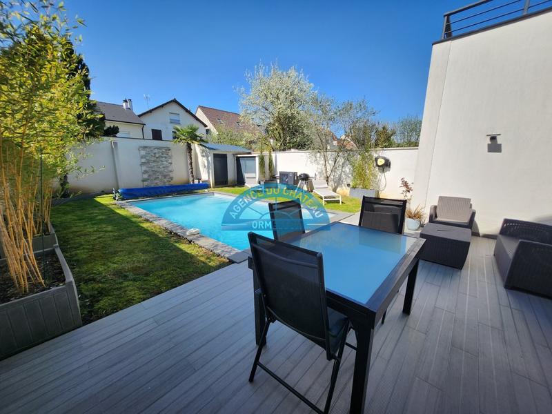 Maison - 155 m² - 6 pièces