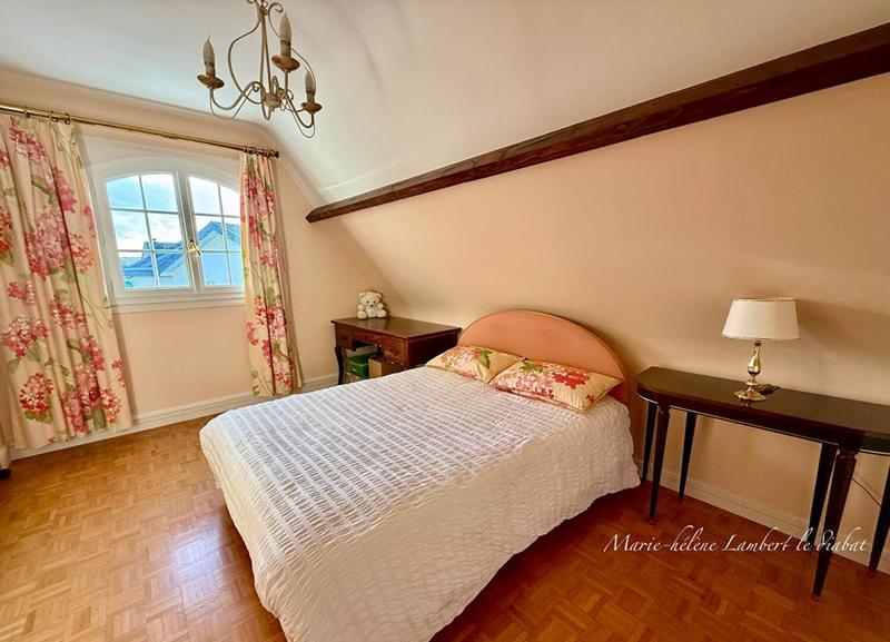 Maison - 170 m² - 7 pièces