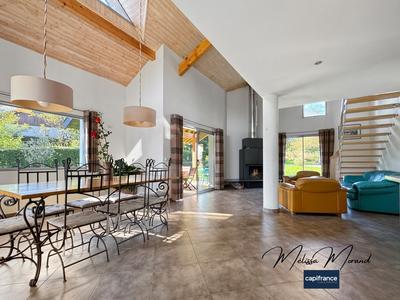 Maison - 180 m² - 5 pièces