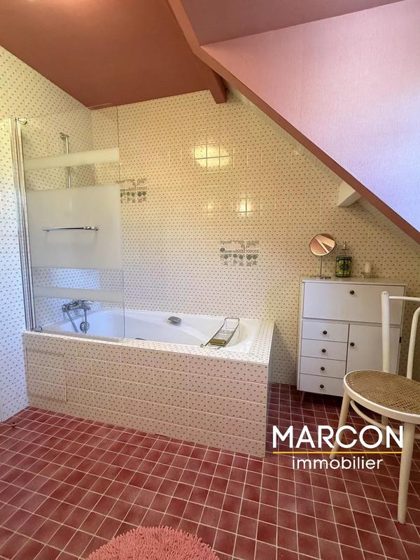 Propriété - 145 m² - 6 pièces