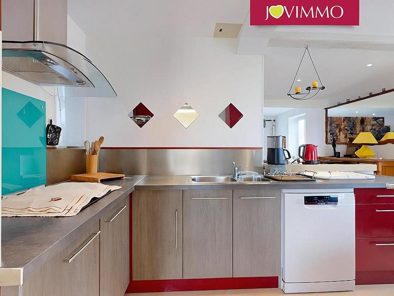 Maison - 260 m² - 9 pièces