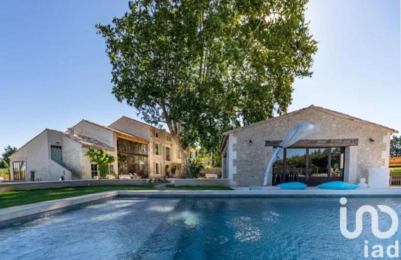 Maison - 360 m² - 10 pièces