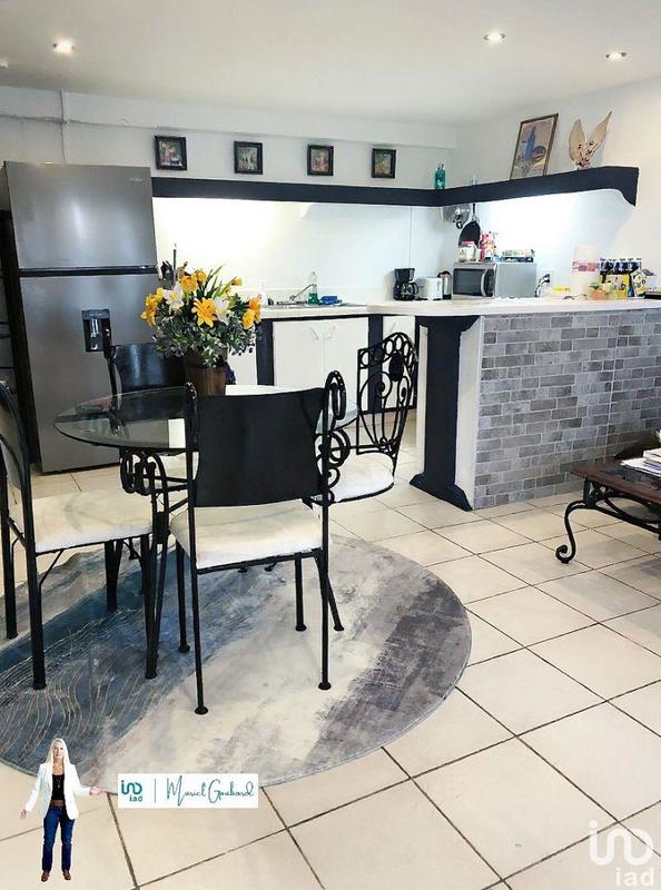 Maison - 400 m² - 6 pièces