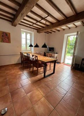 Maison - 255 m² - 10 pièces