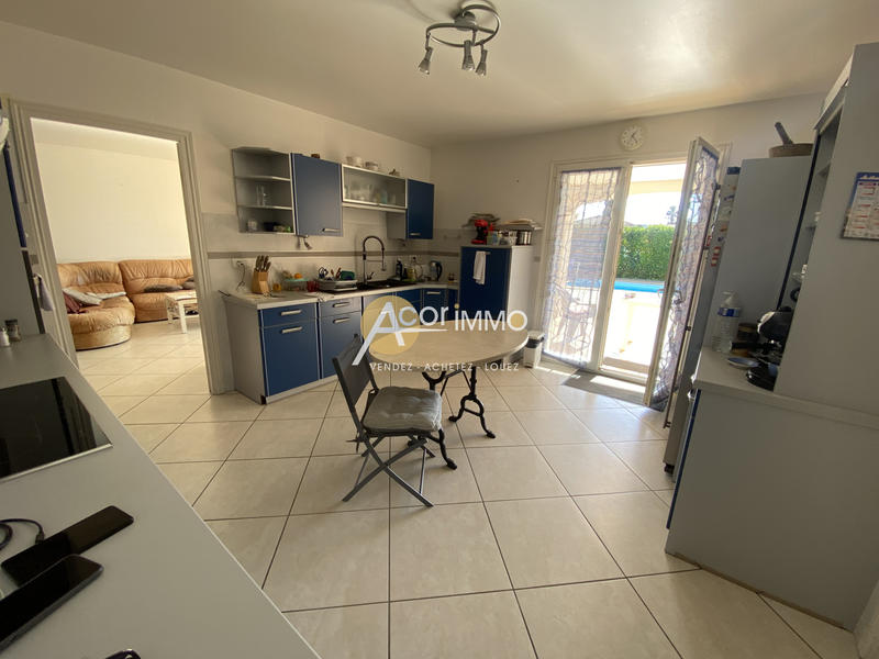 Maison - 230 m² - 8 pièces