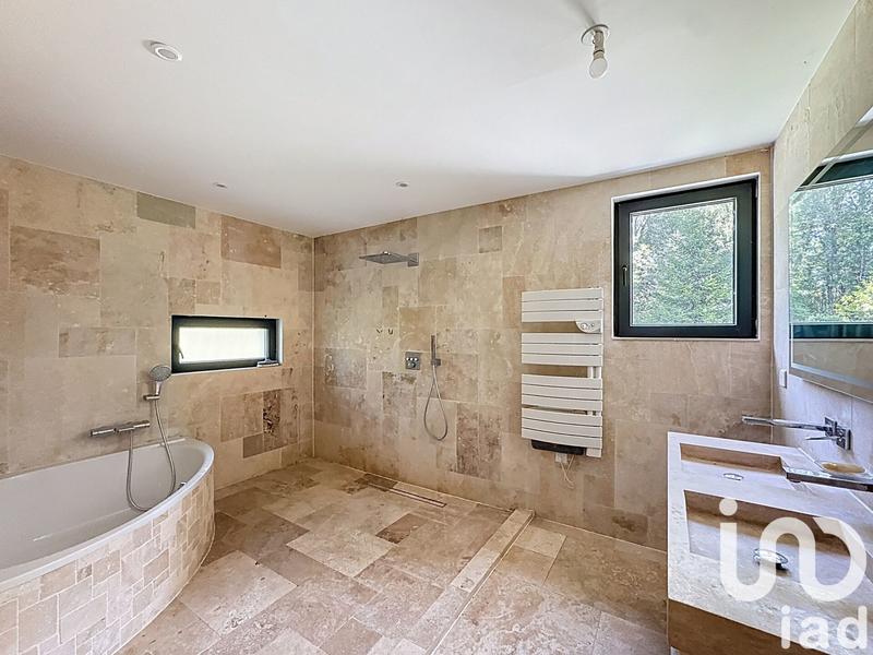 Maison - 121 m² - 5 pièces