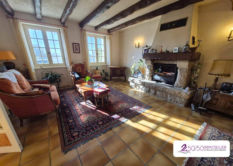 Maison traditionnelle - 142 m² - 7 pièces