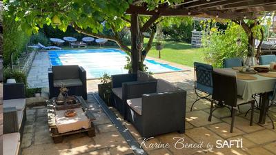 Maison - 237 m² - 8 pièces