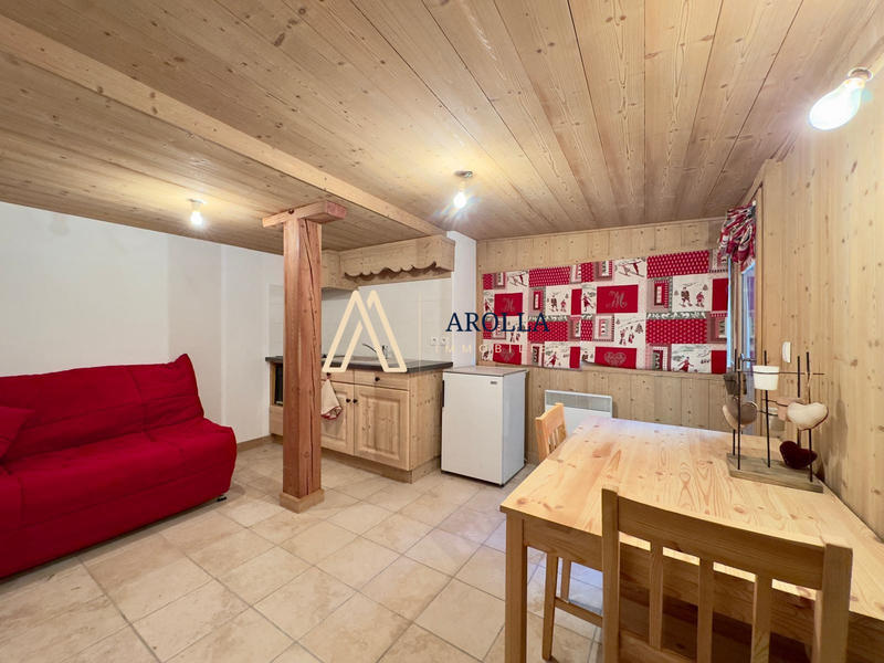 Fonds de commerce - Local commercial - 137 m²