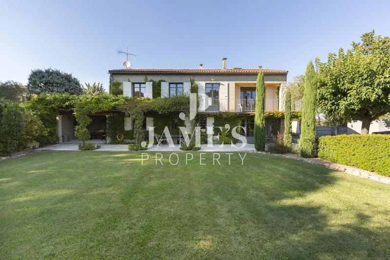 Maison - 187 m² - 6 pièces