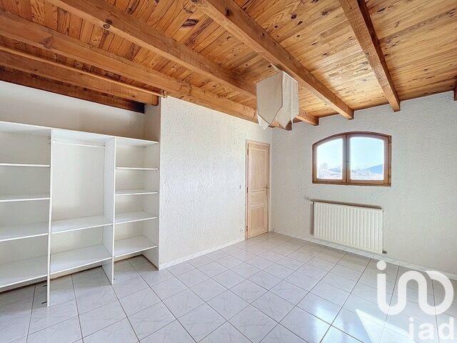 Maison - 205 m² - 7 pièces