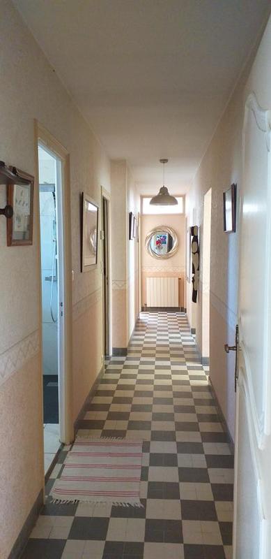 Maison - 230 m² - 10 pièces