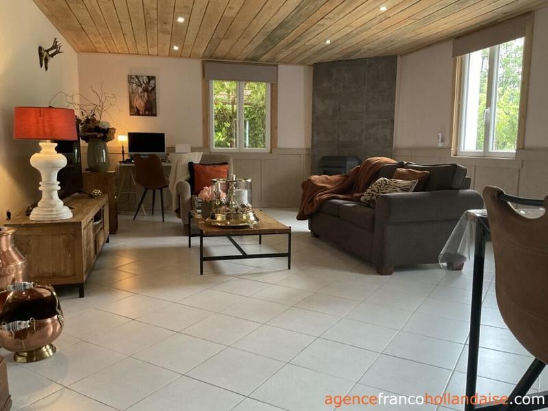 Maison - 340 m² - 18 pièces