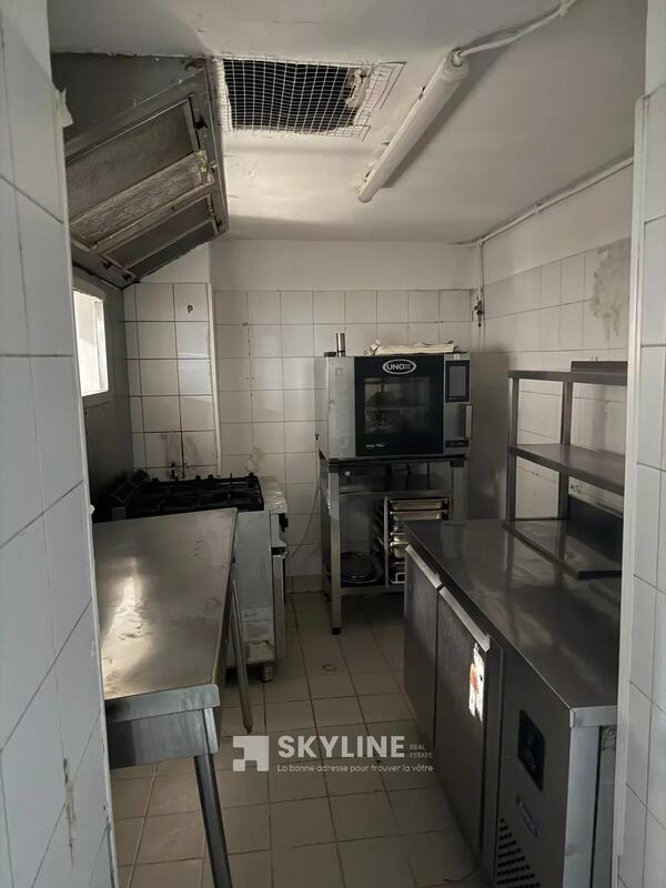 Fonds de commerce - Magasins - 114 m²