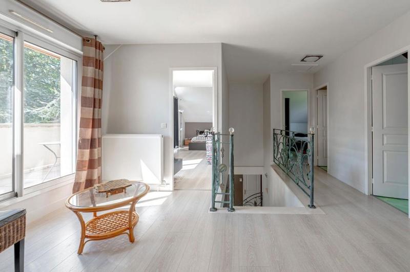 Maison - 231 m² - 5 pièces