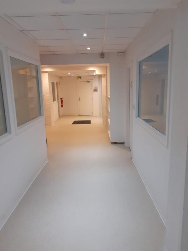 Local d'activités - 290 m² - 10 pièces