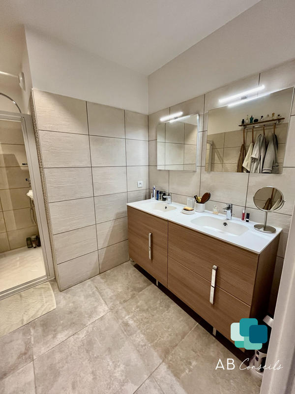 Appartement - 79 m² - 3 pièces