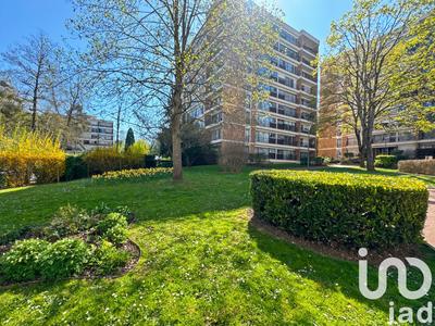 Appartement - 98 m² - 5 pièces