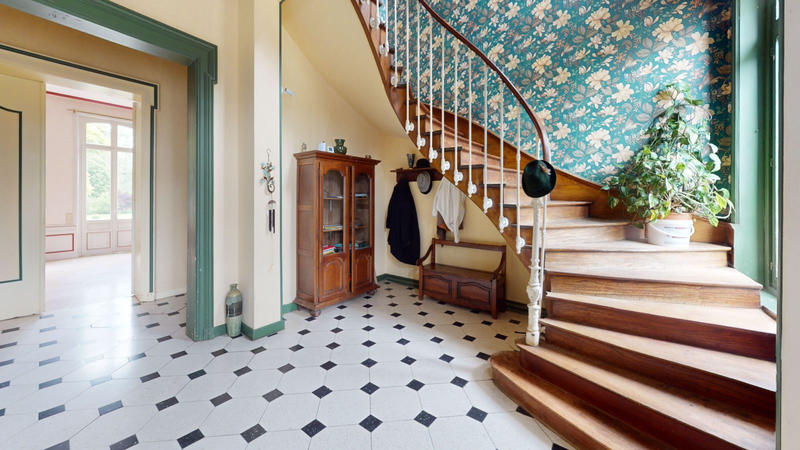 Demeure - 354 m² - 11 pièces