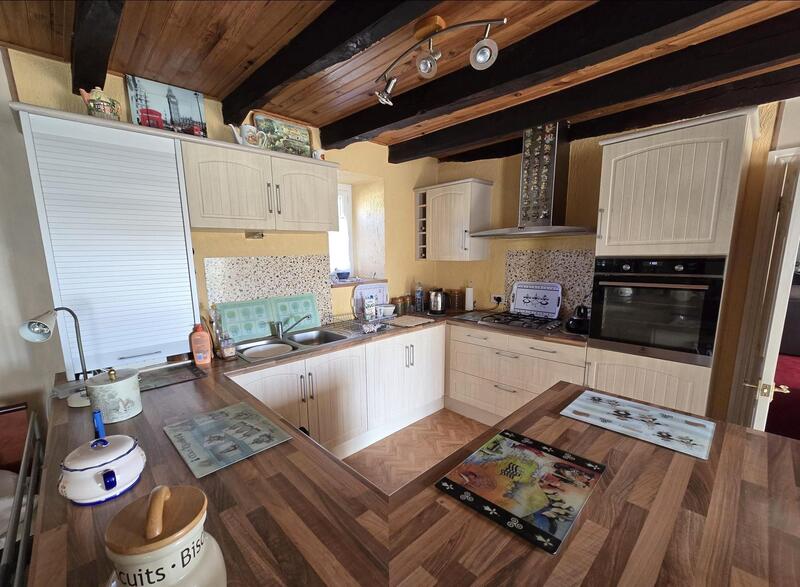 Maison traditionnelle - 217 m² - 8 pièces