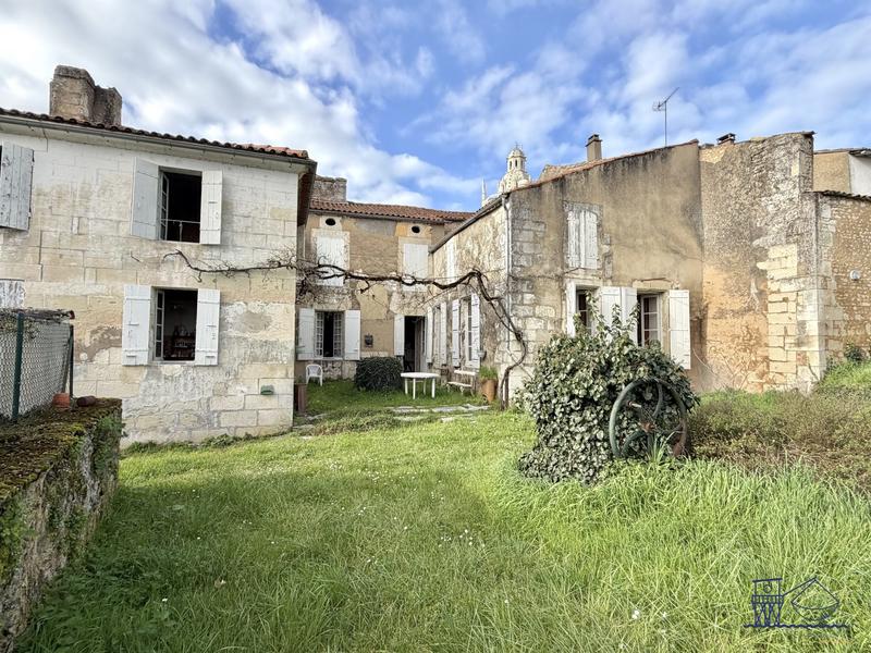 Maison ancienne - 215 m² - 14 pièces