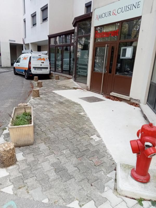 Local commercial - 136 m²