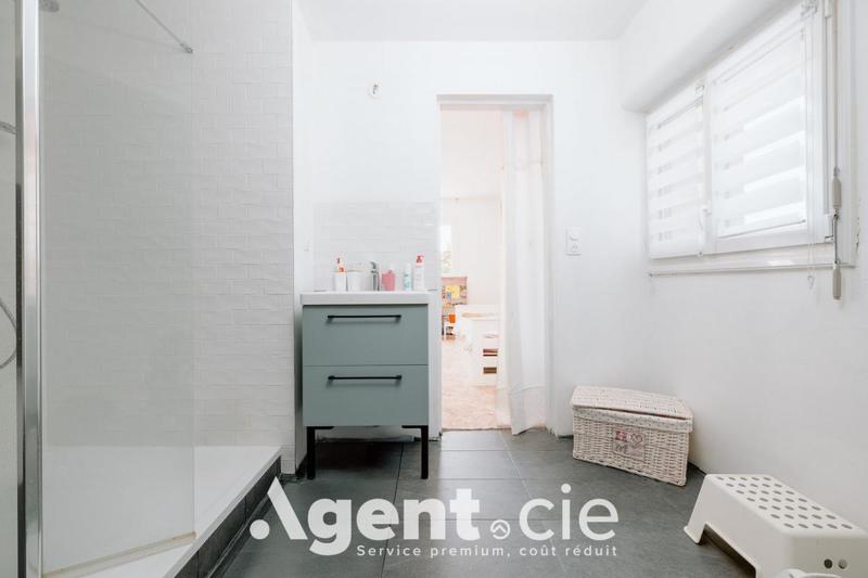 Maison - 143 m² - 7 pièces