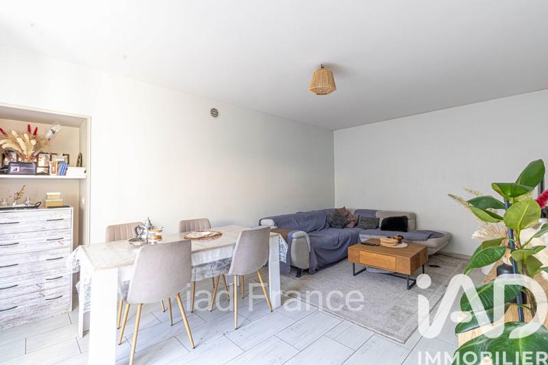Maison - 330 m² - 12 pièces