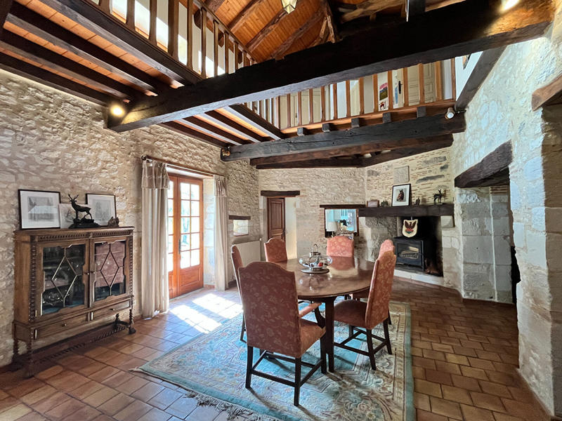 Maison - 430 m² - 18 pièces