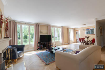 Maison contemporaine - 190 m² - 7 pièces