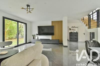 Maison - 159 m² - 7 pièces