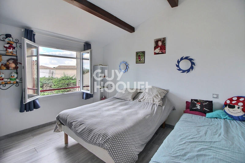 Maison - 230 m² - 10 pièces