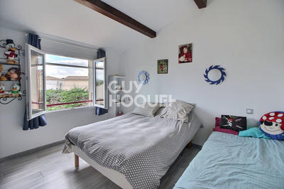 Maison - 230 m² - 10 pièces