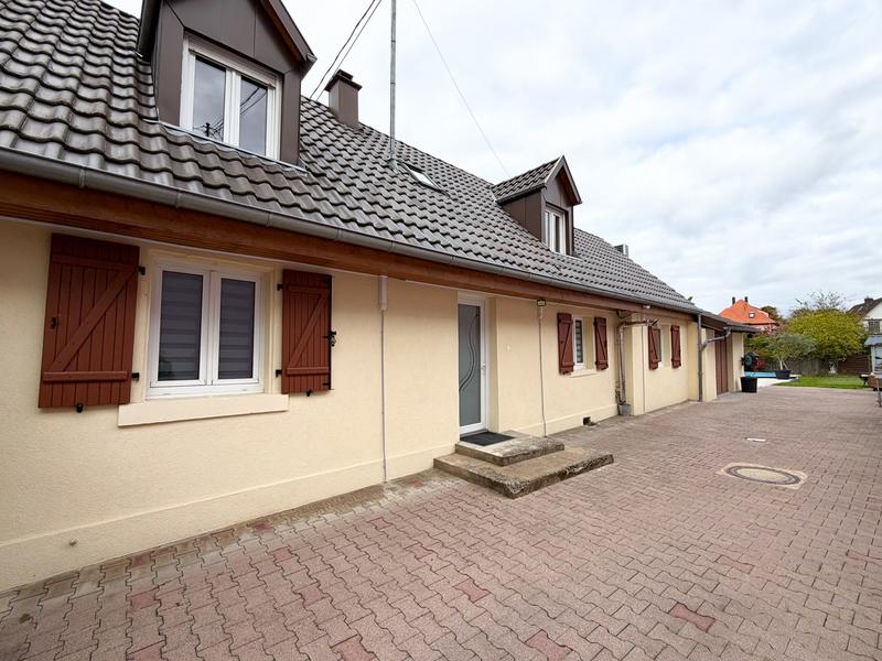 Maison - 98 m² - 5 pièces