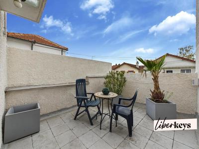 Maison - 223 m² - 7 pièces