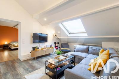 Loft - 83 m² - 3 pièces