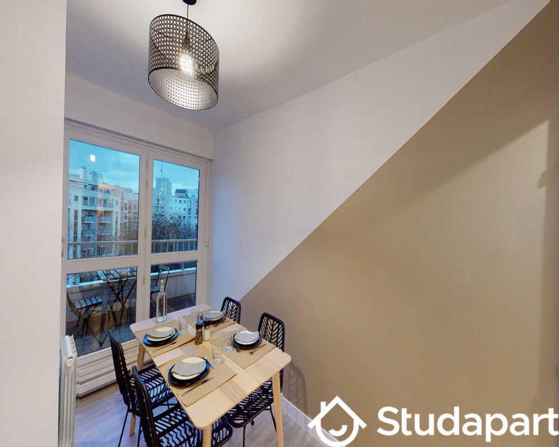 Chambre - 90 m² - 1 pièce