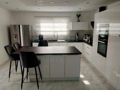 Maison - 160 m² - 7 pièces