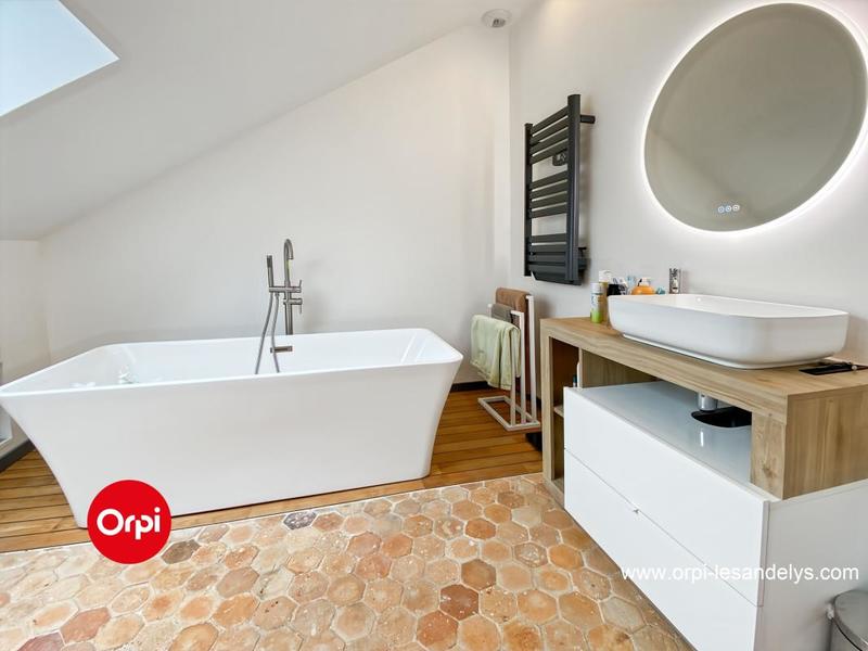 Maison - 104 m² - 4 pièces