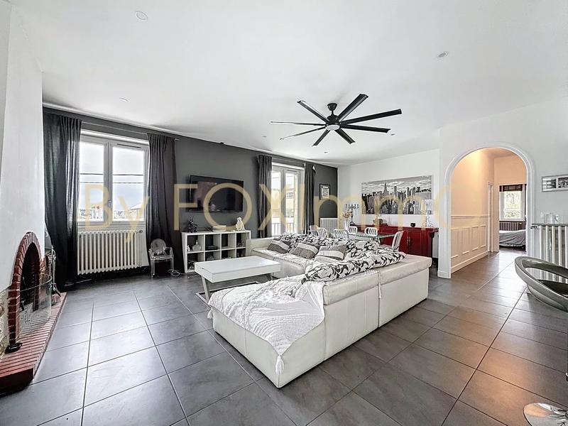 Appartement - 157 m² - 5 pièces