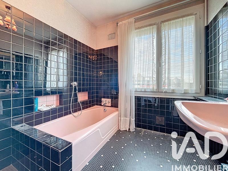 Maison - 104 m² - 4 pièces