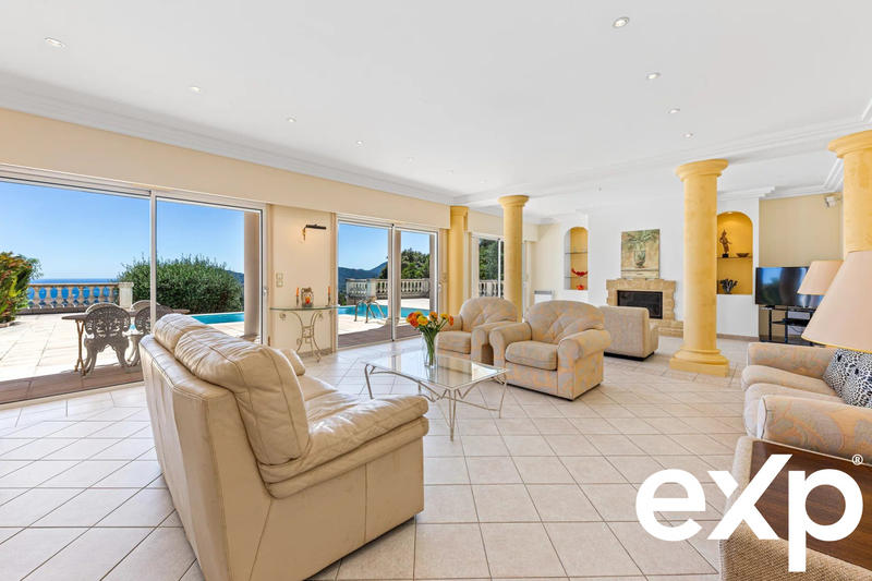 Villa - 285 m² - 6 pièces